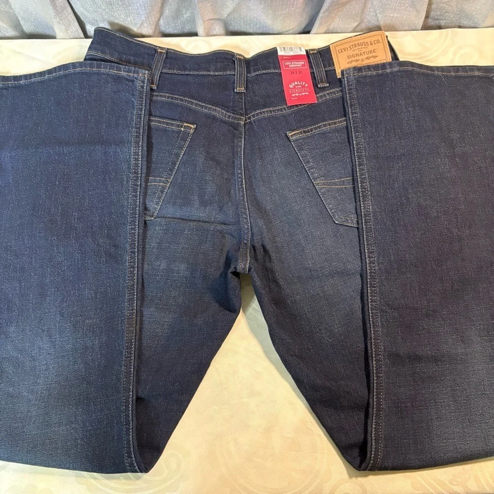 NWT- Levi's Men's Dark Indigo Bootcut Jeans
